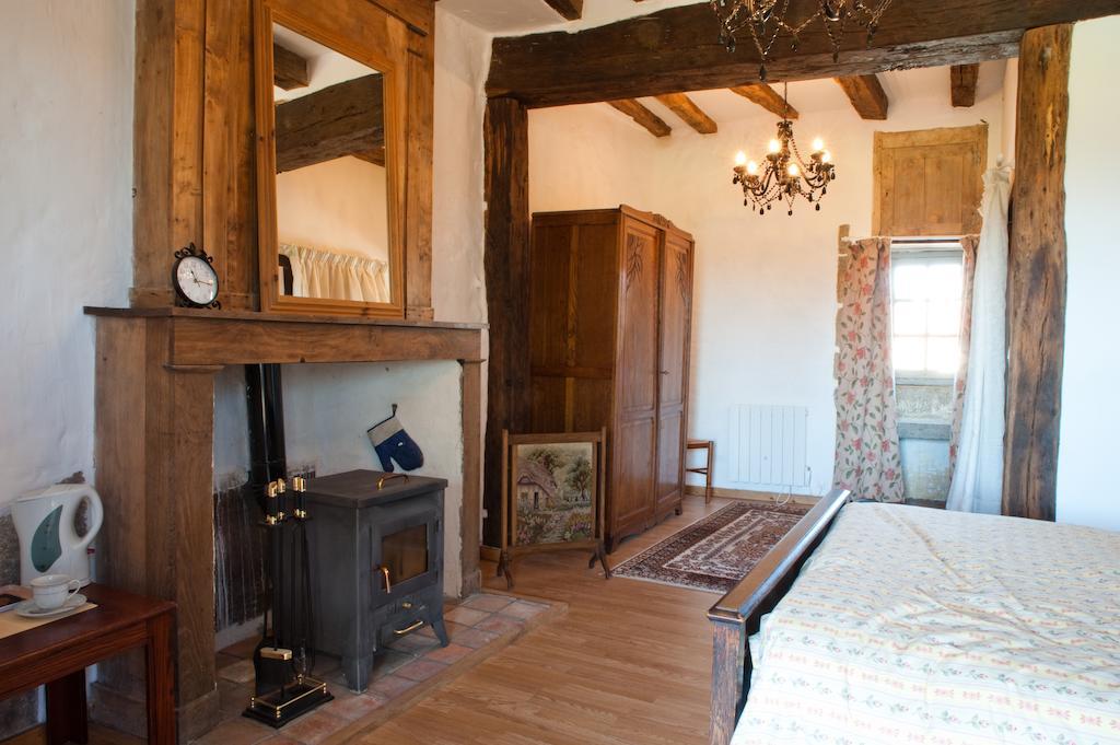 L'Ancien Presbytere Chambres D'Hote Ou Gite Le Dorat Cameră foto