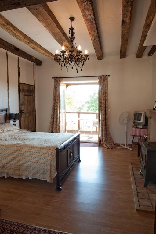 L'Ancien Presbytere Chambres D'Hote Ou Gite Le Dorat Cameră foto